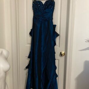 Elegant Blue Strapless Evening Gown